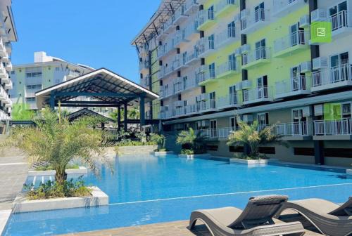 Condo unit near Mactan Airport with Pool, Gym, Free WiFi, and Netflix