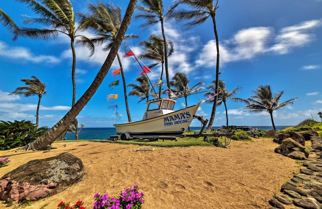 ¡NUEVO! Condo w / Lanai-At Beginning of Road to Hana!