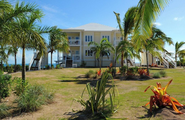 Penthouse Condo w / Htd Pool, playa, vista al mar 2, kayaks, carrito de golf, muelle para embarcaciones