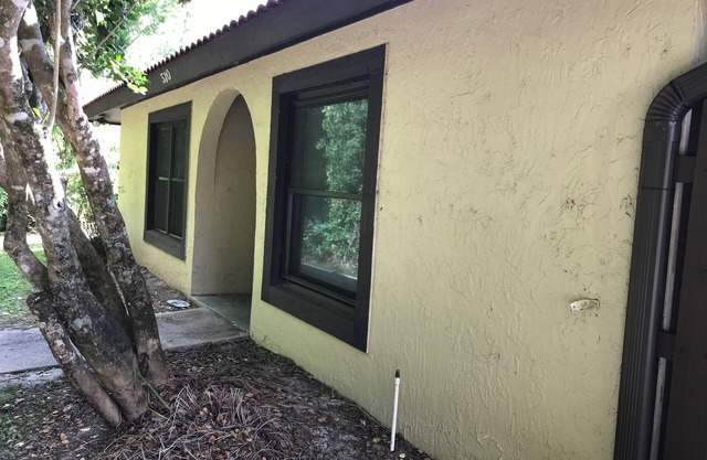 Condo with 2 Bedrooms and 2 Bathrooms, long term rental only. 6 months or more.