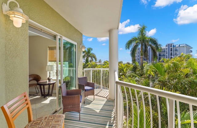 Condo with Balcony- Pool, Hot Tub Access + Short Walk to Beach!