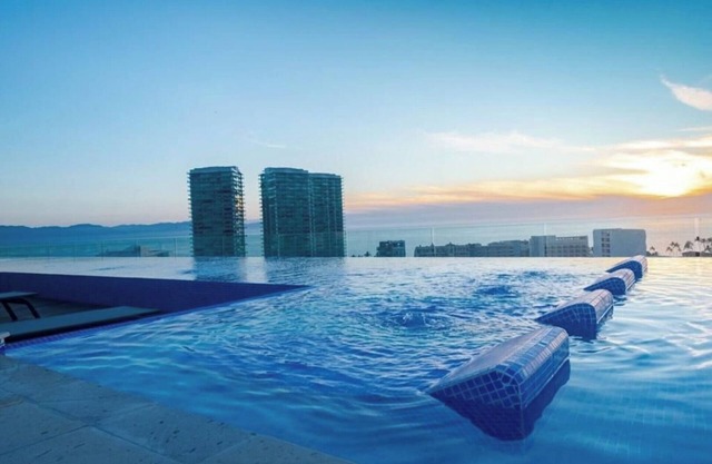 Condo with beautiful view and pool