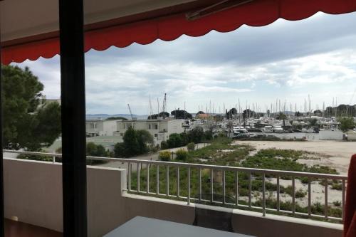 Condo with direct access to the beach