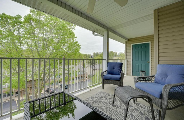 Condo with Family Amenities, 3 Mi to Branson Strip!