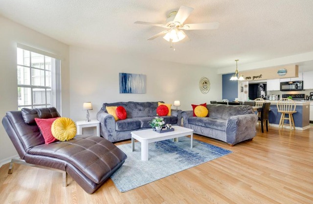 Condo with Pool Access and Patio 8 Mi to Disney!