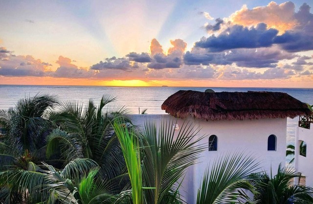 Condominio con acceso a la playa en la mejor zona residencial de Puerto Morelos