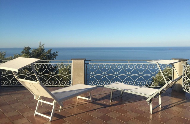 casa de campo en el jardín privado con vistas al mar y la montaña cerca de las Cinque Terre