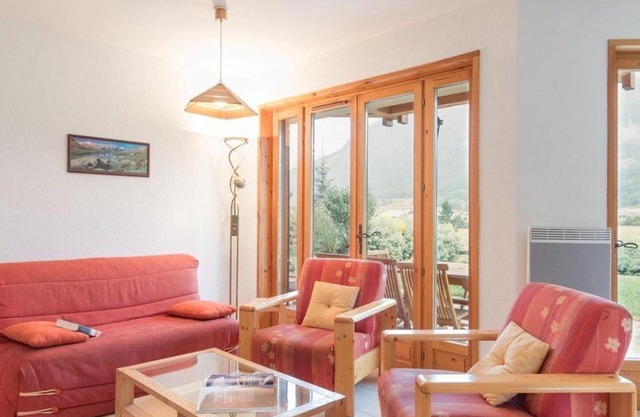 Confortable appartement 4 pièces, terrasse, parking, proximité pistes et navettes - 6 couchages - FR-1-330F-135