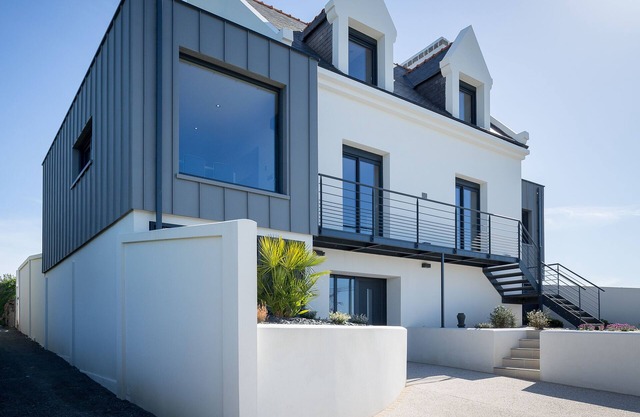 Confortable seaview mansion with elevator hamam + hot tube + closed garden