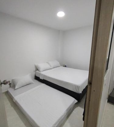 Confortable y Fresco Apartamento Girón