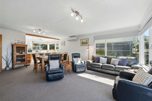 Coningham Beach House - 3 Bedrooms