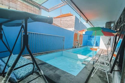 Conscioushouse with pool near Airport