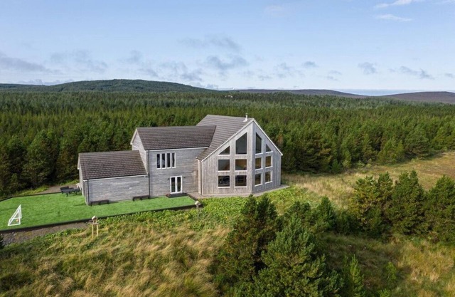 CONSTANT & TRUE (SEASMHACH AGUS DILEAS) in Claddach Vallay/Sollas, North Uist