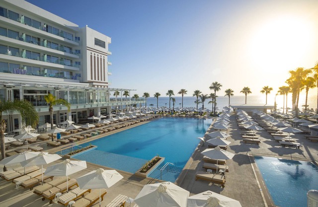 Constantinos The Great Beach Hotel