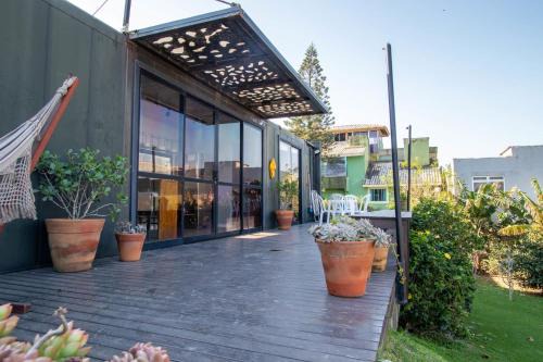 Container com vista para o mar e jacuzzi SUL11