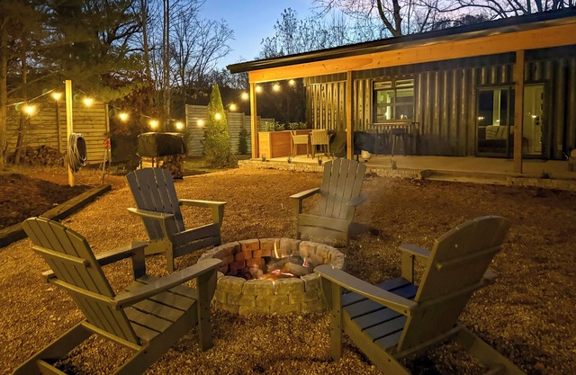 Container Cottage Between Knoxville & Sevierville!