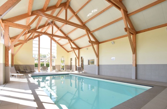 Casa contemporánea en Rendeux con piscina al interior