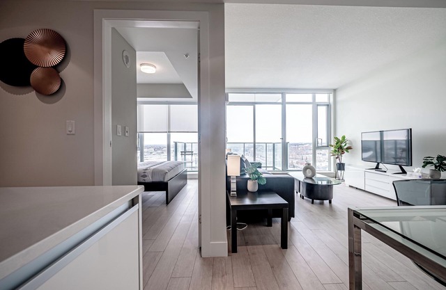 Contemporary 1 bd with stunning views *Stampede*