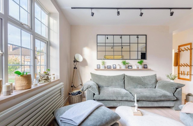 Contemporary 1BR Flat | Heart of Angel