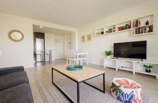 Apartamento contemporáneo de 2 dormitorios en Nueva Andalucía