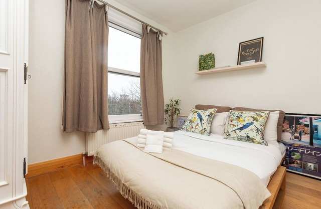 Contemporary 2BD Flat — 4 Mins to Finsbury Park!