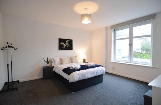 Contemporary 3 Bedroom Flat