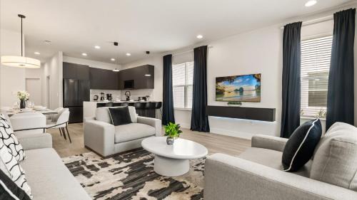 Contemporary 4BR Townhome with Pool & Themed Rooms