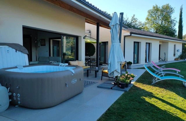 Contemporary villa with stunning views