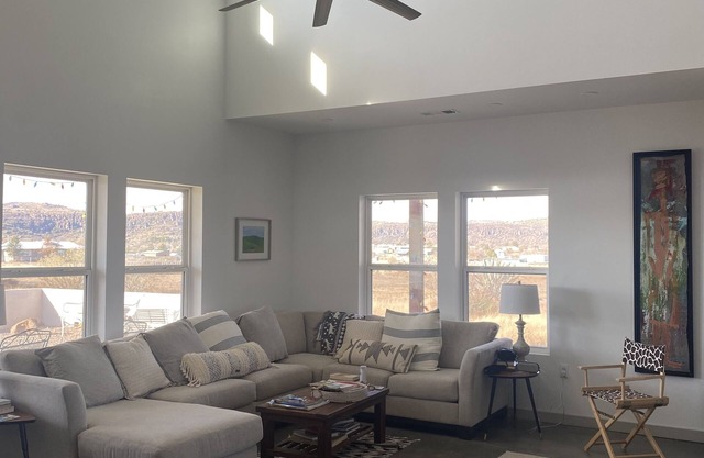 Contemporary all new, entire home perfect for a luxury getaway