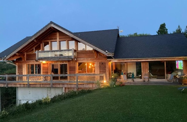 Contemporary chalet in the heart of the Hautes Alpes