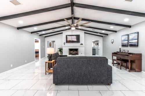 Contemporary Coastal Oasis Awaits