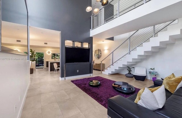 Contemporary Coconut Grove Oasis