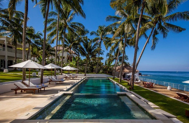 Villa de 3 dormitorios de estilo contemporáneo y colonial con vista al mar, Candidasa