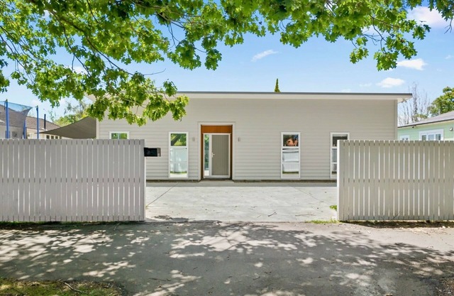 Contemporary Comfort – Masterton Holiday Home