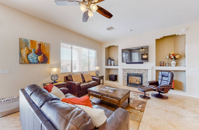 Contemporary & comfortable home with a pool, WiFi, washer/dryer & central air-conditioning