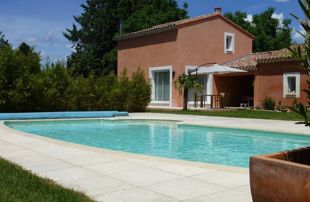 Alquiler Cottage contemporánea: la propiedad arbolada, piscina privada, Vista Luberon