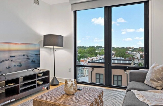 Contemporary | Downtown | Views