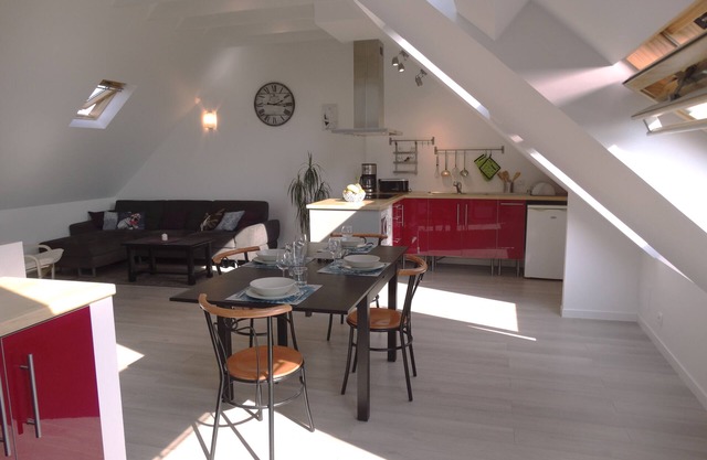 Apartamento dúplex contemporáneo junto al mar