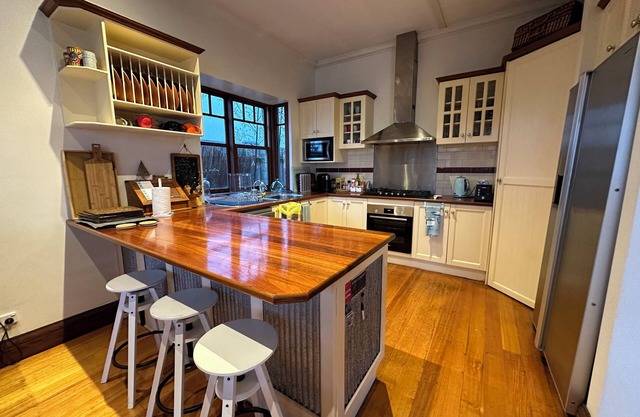 Contemporary & Elegant 1920’s Period Home
