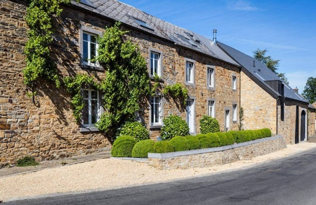 Contemporary farmhouse