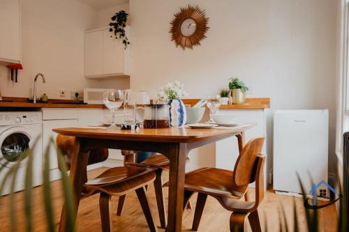 Contemporary flat, Derngate, sleeps 4, very central