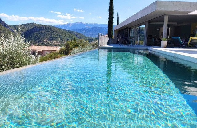 Contemporary bed and breakfast in the Baronnies Provençales