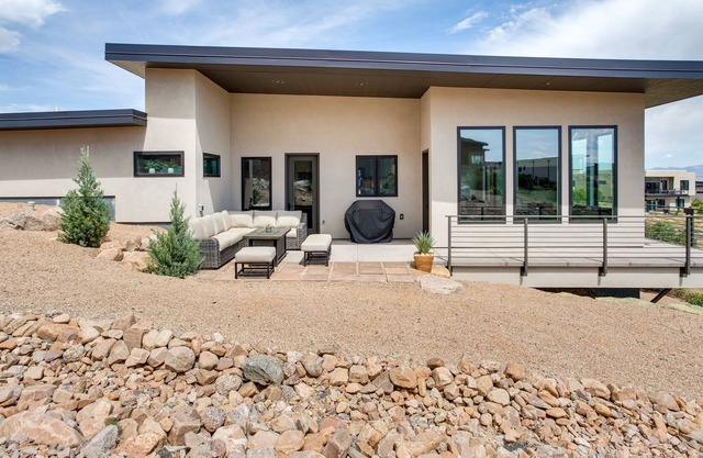 Contemporary Grand Junction Home w/ Sweeping Views