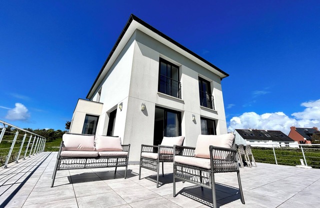 casa contemporánea de 160 m2,8 a 9 personas, vistas al mar