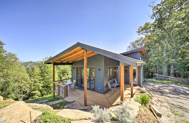 Contemporary Home with Deck and Mountain Views!