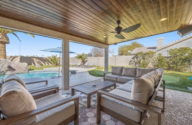 Contemporary oasis with an amazing pool, enclosed yard, washer/dryer, & AC