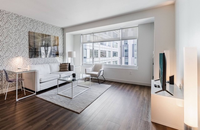 Contemporary One Bedroom in Kendall Square