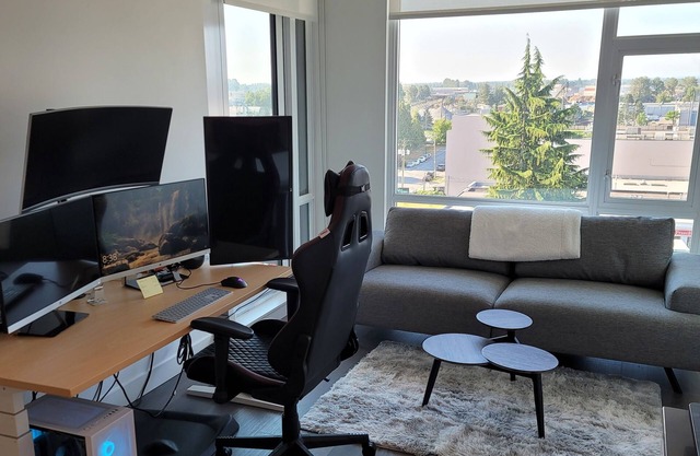 Contemporary & Pet-Friendly 1BR + Den Condo featuring a Charming Patio