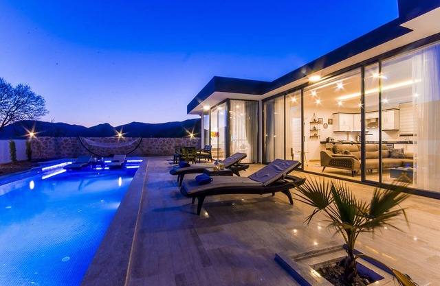Villa de 2 dormitorios de estilo moderno, totalmente privada y tranquila en un entorno de pueblo