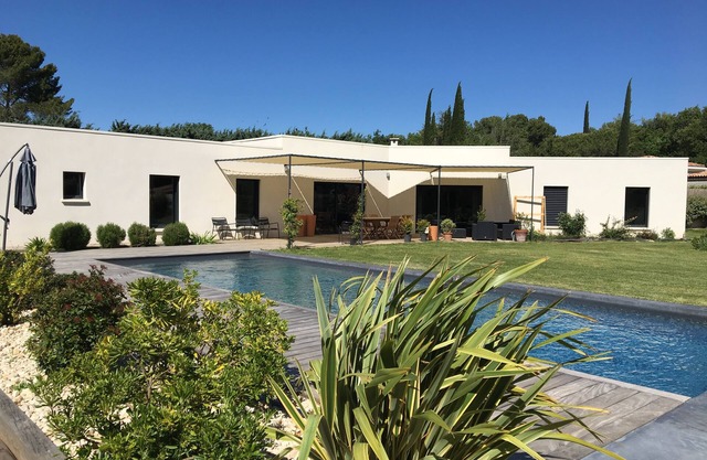 Contemporary villa with swimming pool set in 4000m2 of landscaped grounds
